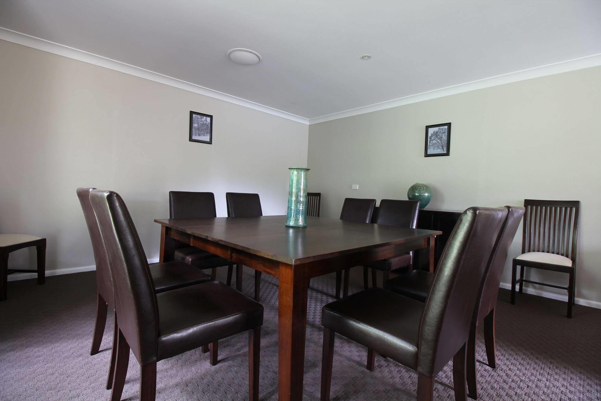 Snowy Mountains Resort And Function Centre Motel 3*